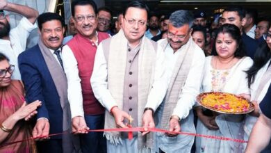 खबर उत्तराखंड सिनेमा अनुदान:गढ़वाली फीचर फिल्म "मेरी प्यारी बोई" के भव्य प्रीमियर में पहुंचे सीएम धामी